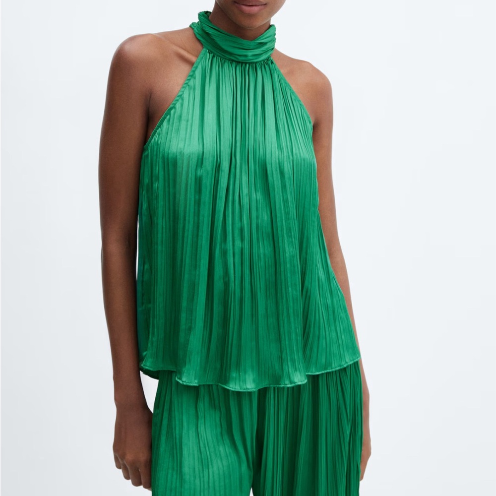 NWT Mango Pleated Top